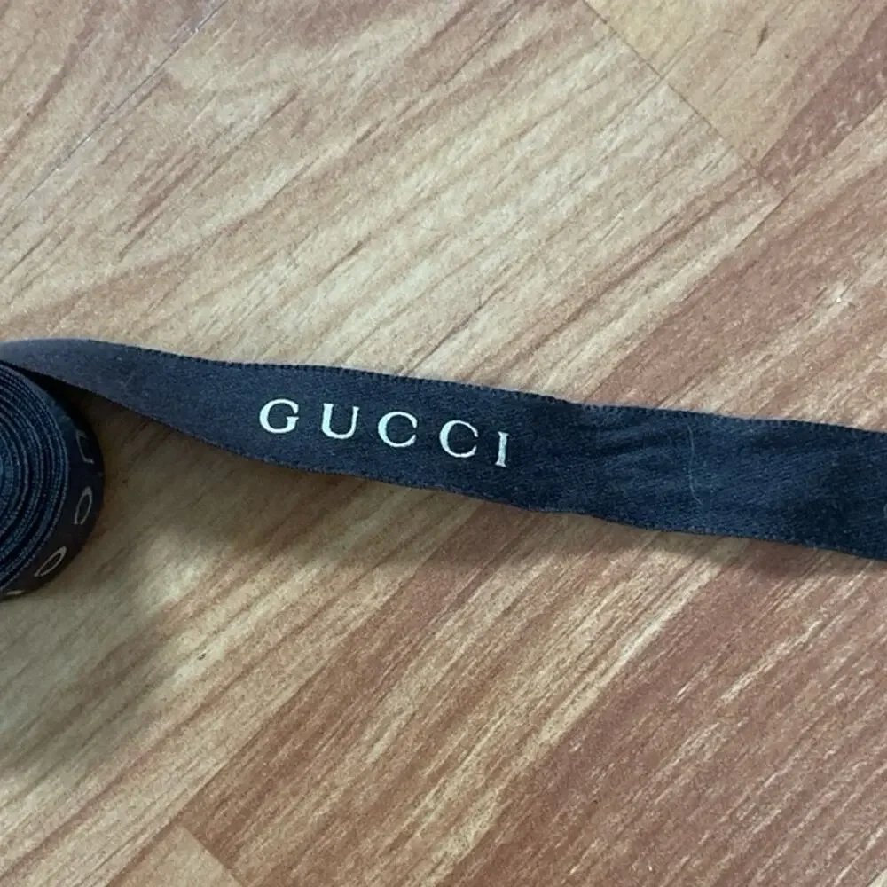 Gucci Brown Ribbon‎